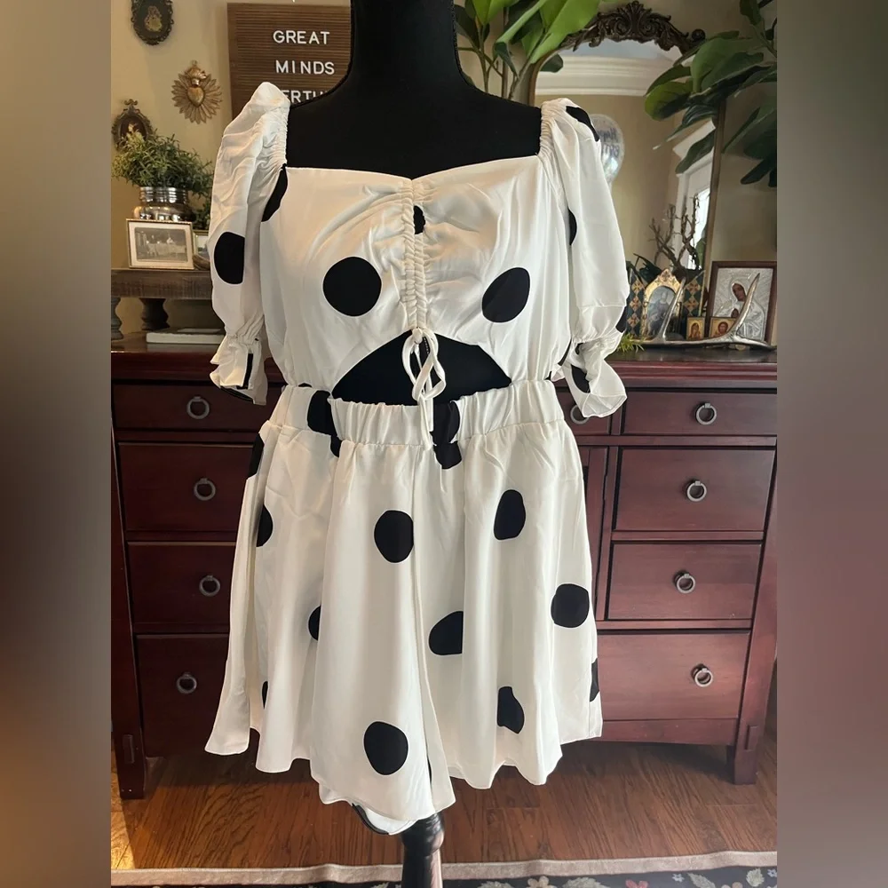 Free the Roses White with Black Polka Dots Romper - Picture 2 of 7
